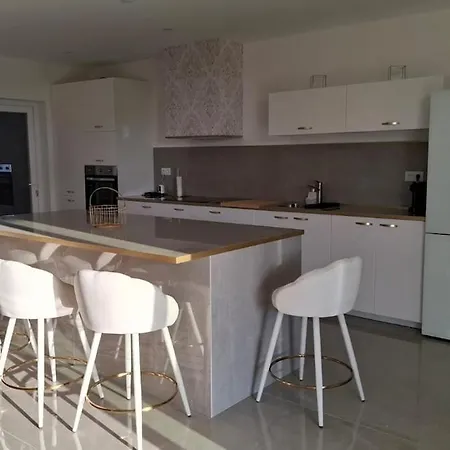 Nyaraló Cozy Space *